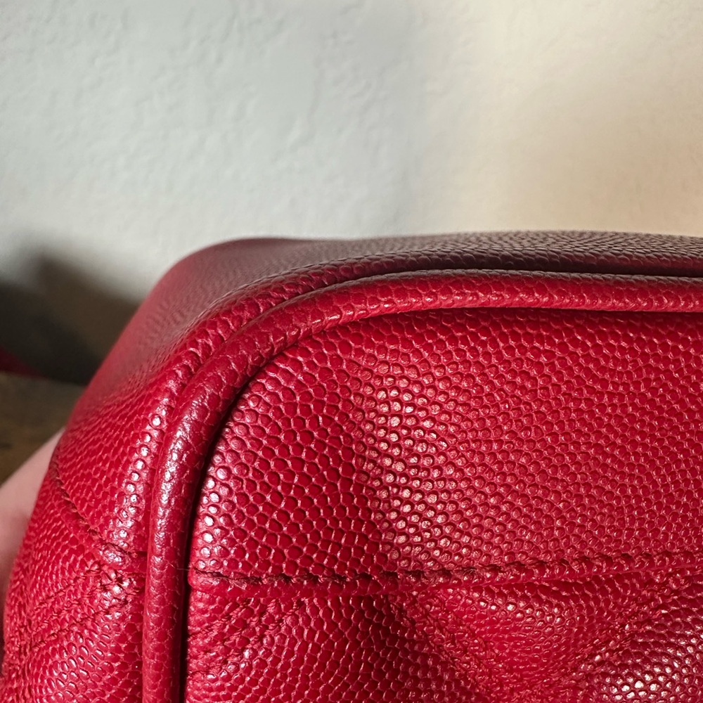 YSL Saint Laurent Red Quilted Leather 80s Vanity Crossbody with Gold Hardware - Picture 11 of 13